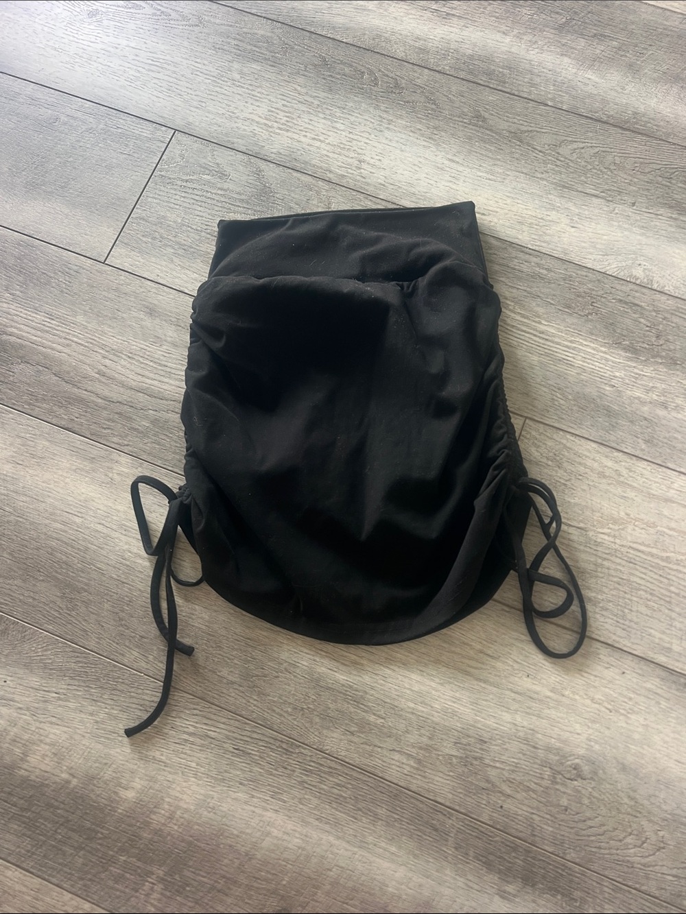 Goldhinge Black Drawstring Ruched Mini athletic Skirt